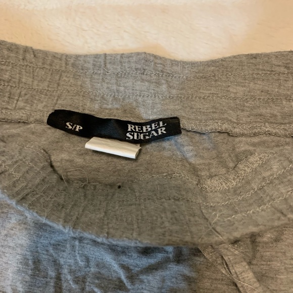 GREY COMFY SKIRT - Picture 2 of 3